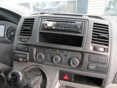 Volkswagen Transporter 2.0 TDI L1H1 airco trekhaak foto 10