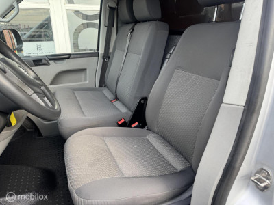 Volkswagen Transporter 2.0 TDI L2 140 pk lange uitvoering . foto 2