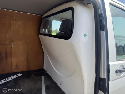 Volkswagen Transporter 2.0 TDI L2H1 140 pk foto 13
