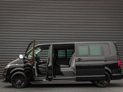 Volkswagen Transporter 2.0 TDI L2H1 150PK BULLI DC DUBBEL CABINE / JB-EDITION / FULL OPTIONS / LEDER BEKLEDING / FULL BLACK /APPLE 7