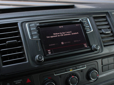 Volkswagen Transporter 2.0 TDI L2H1 150PK JB-EDITION / PDC / VERLAGINGSVEREN / LEDEREN BEKLEDING / FULL / APPLE CARPLAY /NAVIGATIE foto 18