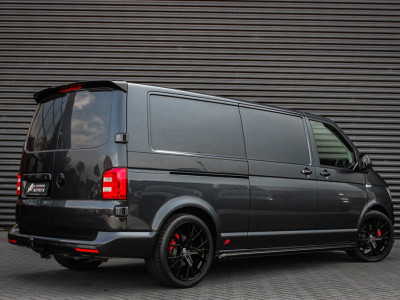 Volkswagen Transporter 2.0 TDI L2H1 150PK JB-EDITION / PDC / VERLAGINGSVEREN / LEDEREN BEKLEDING / FULL / APPLE CARPLAY /NAVIGATIE foto 3