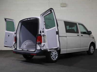 Volkswagen Transporter 2.0 TDI L2 H1 150pk Automaat DC foto 10