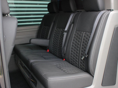 Volkswagen Transporter 2.0 TDI L2H1 204PK BULLI DC DUBBEL CABINE / JB-EDITION / FULL OPTIONS / LEDER BEKLEDING / FULL BLACK /APPLE 19