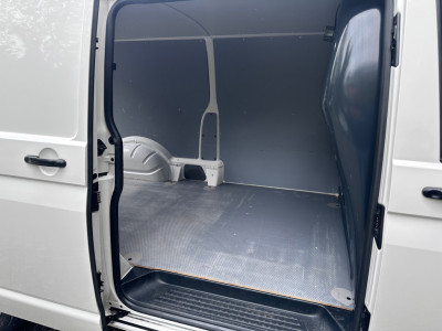 Volkswagen Transporter 2.0 TDI L2H1 28 110PK | AIRCO | NAVI | PDC | Cruise Control | DAB+ foto 15