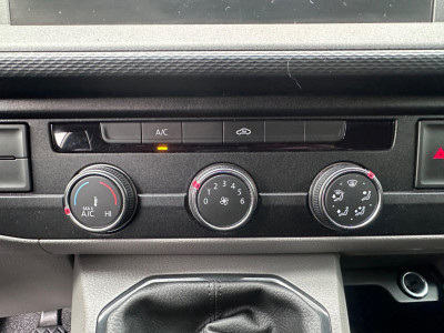 Volkswagen Transporter 2.0 TDI L2H1 28 110PK | AIRCO | NAVI | PDC | Cruise Control | DAB+ foto 21