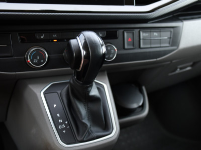 Volkswagen Transporter 2.0 TDI L2H1 30 Bulli Virtual, Adaptieve Cruise, Carplay, LED, Stoelverwarming, Standkachel, Trekhaak, Automaat, Multimedia, 150pk, Uniek! 19