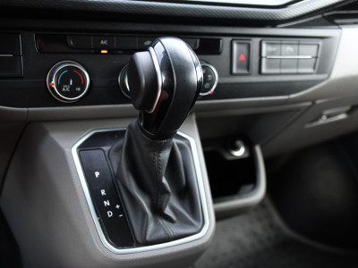 Volkswagen Transporter 2.0 TDI L2H1 30 Bulli Virtual, Cruise, Camera, Carplay, LED, Automaat, 150pk, Multimedia, Sensoren, Airco, Uniek! foto 19