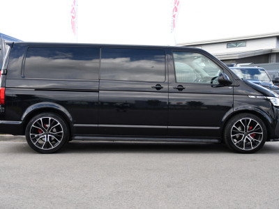 Volkswagen Transporter 2.0 TDI L2H1 30 DC Bulli Black Edition Adaptieve Cruise, Virtual, Camera, Carplay, Stoelverwarming, LED, 2 x Schuifdeur, Automaat, Trekhaak, Sensoren, Uniek! foto 10