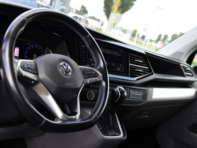 Volkswagen Transporter 2.0 TDI L2H1 30 DC Bulli Black Edition Adaptieve Cruise, Virtual, Camera, Carplay, Stoelverwarming, LED, 2 x Schuifdeur, Automaat, Trekhaak, Sensoren, Uniek! foto 2