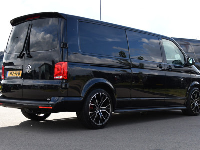 Volkswagen Transporter 2.0 TDI L2H1 30 DC Bulli Black Edition Adaptieve Cruise, Virtual, Camera, Carplay, Stoelverwarming, LED, 2 x Schuifdeur, Automaat, Trekhaak, Sensoren, Uniek! foto 6
