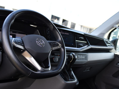 Volkswagen Transporter 2.0 TDI L2H1 30 DC Bulli Virtual, Adpatieve Cruise, Carplay, LED, Leder, Stoelverwarming, Trekhaak, Automaat, Uniek! foto 2