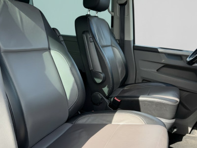 Volkswagen Transporter 2.0 TDI L2H1 30 DC Caravelle Virtual, Adaptieve Cruise, Camera, 2 x Electrische deur, 199pk, LED, Leder, Clima, Stoelverwarming, Carplay, Automaat, Uniek! foto 18