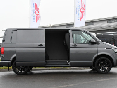 Volkswagen Transporter 2.0 TDI L2H1 30 PB Edition Highline Adaptieve Cruise, LED, Sensoren, Carplay, 150PK, Automaat, LED, Standkachel, NAVI, UNIEK! foto 11