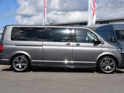 Volkswagen Transporter 2.0 TDI L2H1 32 DC Caravelle Virtual, Adaptieve Cruise, Carplay, LED, Leder, 2 x Electrische deur, Automaat, Clima, Stoelverwarming, Uniek! Bulli / Highline foto 10
