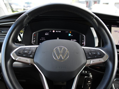 Volkswagen Transporter 2.0 TDI L2H1 32 DC Caravelle Virtual, Adaptieve Cruise, Carplay, LED, Leder, 2 x Electrische deur, Automaat, Clima, Stoelverwarming, Uniek! Bulli / Highline foto 14