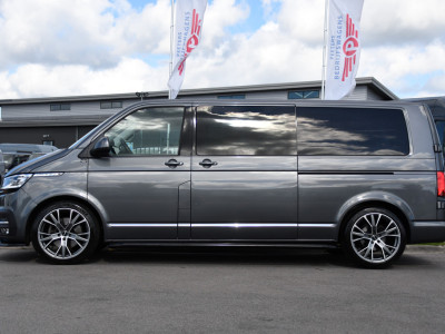 Volkswagen Transporter 2.0 TDI L2H1 32 DC Caravelle Virtual, Adaptieve Cruise, Carplay, LED, Leder, 2 x Electrische deur, Automaat, Clima, Stoelverwarming, Uniek! Bulli / Highline foto 9