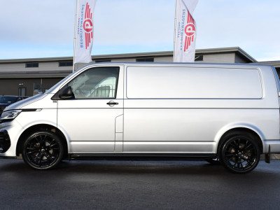 Volkswagen Transporter 2.0 TDI L2H1 ABT Edition Carplay, Stoelverwarming, Sensoren, Adapteive Cruise, LED, 150pk, Automaat, Standkachel, Multimedia, Uniek! foto 9