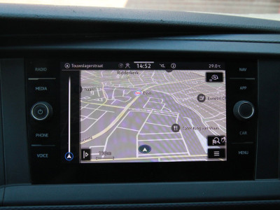 Volkswagen Transporter 2.0 TDI L2H1 App connect / Imperiaal / Camera / Trekhaak / 3 zits 17