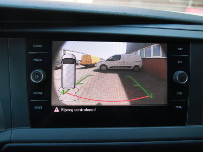 Volkswagen Transporter 2.0 TDI L2H1 App connect / Imperiaal / Camera / Trekhaak / 3 zits 20