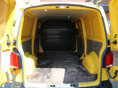 Volkswagen Transporter 2.0 TDI L2H1 App connect / Imperiaal / Camera / Trekhaak / 3 zits 7
