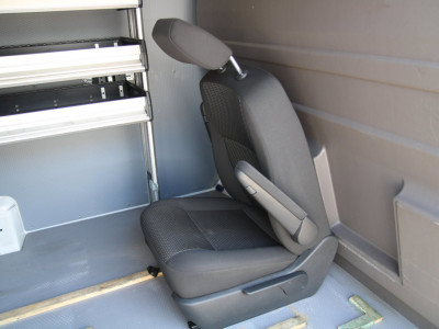 Volkswagen Transporter 2.0 TDI L2H1 Automaat 150PK / Camera / App connect / Navi 9