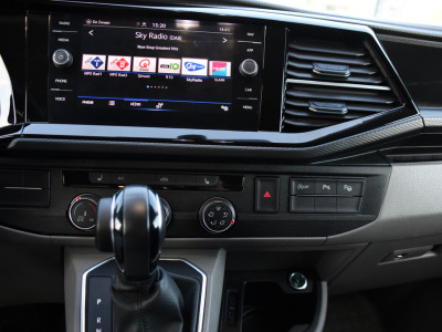 Volkswagen Transporter 2.0 TDI L2H1 Bulli Virtual, Adaptieve Cruise, Camera, Carplay, LED, 150pk, Stoelverwarming, Multimedia, Sensoren, Trekhaak, Uniek! foto 17