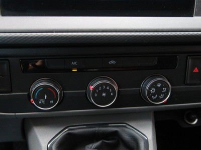 Volkswagen Transporter 2.0 TDI L2H1 Comfort / Navi / App connect / Cruise / Trekhaak 18
