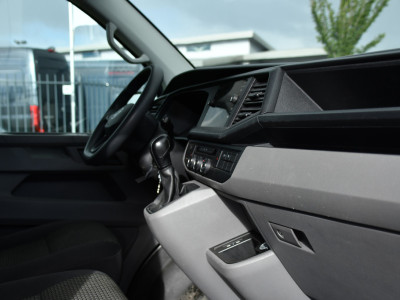 Volkswagen Transporter 2.0 TDI L2H1 DC PB Edition MARGE! Cruise, Carplay, Airco, 150pk, Sensoren, Trekhaak, Multimedia, Automaat, Uniek! foto 17