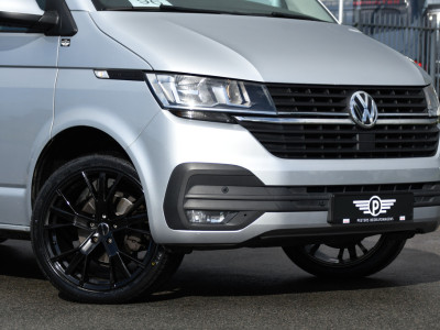 Volkswagen Transporter 2.0 TDI L2H1 DC PB Edition MARGE! Cruise, Carplay, Airco, 150pk, Sensoren, Trekhaak, Multimedia, Automaat, Uniek! foto 8