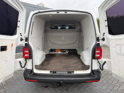 Volkswagen Transporter 2.0 TDI / L2H1 / DUBBELE CABINE / TREKHAAK / 1e EIG. / CRUISE / AIRCO / ISOFIX foto 9