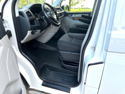 Volkswagen Transporter 2.0 TDI L2H1 Highline AUTOMAAT MARGE foto 14