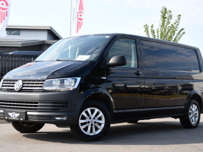 Volkswagen Transporter 2.0 TDI L2H1 Highline Cruise, Stoelverwarming, 140pk, Trekhaak, Sensoren, Multimedia, Voorruit verwarming, Uniek! 4