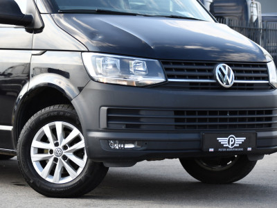 Volkswagen Transporter 2.0 TDI L2H1 Highline Cruise, Stoelverwarming, 140pk, Trekhaak, Sensoren, Multimedia, Voorruit verwarming, Uniek! 8