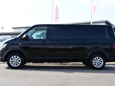 Volkswagen Transporter 2.0 TDI L2H1 Highline Cruise, Stoelverwarming, 140pk, Trekhaak, Sensoren, Multimedia, Voorruit verwarming, Uniek! 9