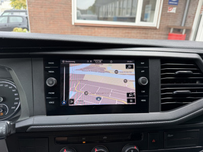 Volkswagen Transporter 2.0 TDI L2H1 Trekhaak / App connect / Imperiaal / cruise foto 18