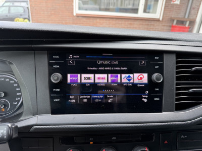 Volkswagen Transporter 2.0 TDI L2H1 Trekhaak / App connect / Imperiaal / cruise foto 20