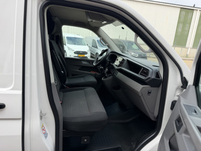 Volkswagen Transporter 2.0 TDI L2H1 Trekhaak / App connect / Imperiaal / cruise foto 4