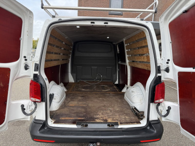 Volkswagen Transporter 2.0 TDI L2H1 Trekhaak / App connect / Imperiaal / cruise foto 7