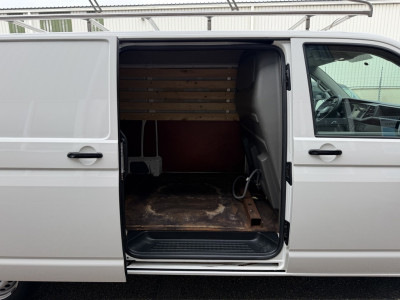 Volkswagen Transporter 2.0 TDI L2H1 Trekhaak / App connect / Imperiaal / cruise foto 8