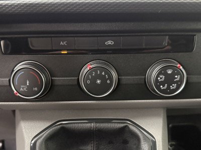 Volkswagen Transporter 2.0TDI Lang | Airco | 3-Zits | Betimmering | Trekhaak foto 19