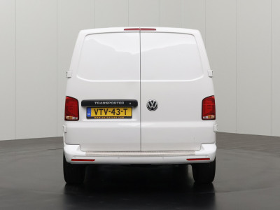 Volkswagen Transporter 2.0TDI Lang | Imperiaal | Trekhaak | Multimedia | Camera | Airco | 3-Zits | Betimmering foto 11