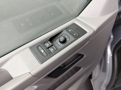 Volkswagen Transporter 2.0TDi 150PK Business | Achterdeuren | Navigatie | Camera | Airco | 3-Zits | Cruise 8