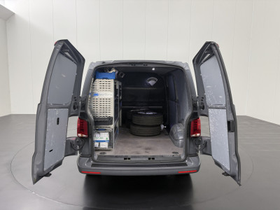Volkswagen Transporter 2.0TDi 150PK DSG Automaat | Exclusive Leder | Kastinrichting | Navigatie | Multimedia | Airco foto 4