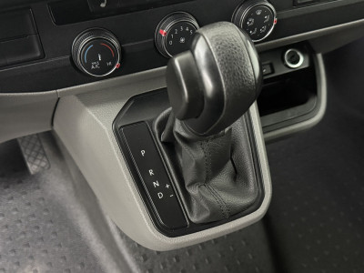 Volkswagen Transporter 2.0TDi 150PK DSG Automaat | Led | 2xSchuifdeur | Navigatie | Multimedia | 3-Zits | Airco | Cruise foto 18