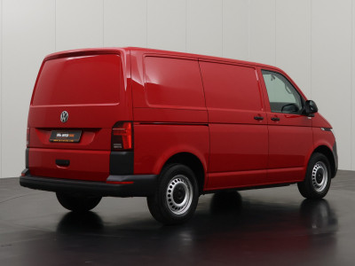 Volkswagen Transporter 2.0TDi 150PK DSG Automaat | Led | 2xSchuifdeur | Navigatie | Multimedia | Airco | Cruise | 3-Zits foto 2