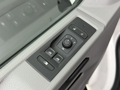 Volkswagen Transporter 2.0TDi 150PK Lang Achterdeuren | Led | Navigatie | Multimedia | Airco | Cruise foto 8