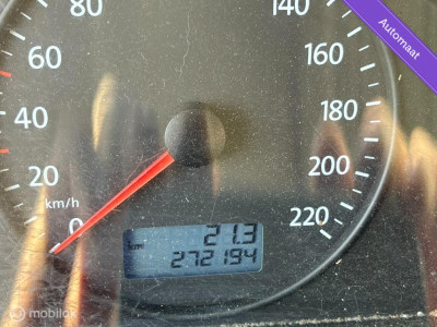 Volkswagen Transporter 2.5 TDI L2H1 AIRCO AUTOMAAT foto 15