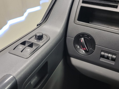 Volkswagen Transporter 2.5TDI L2/H1 Dubbele Cabine Apk tot 22-6-2027! foto 14