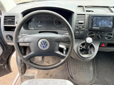 Volkswagen Transporter T5 DOUBLE CAB 5-CILINDER (6 GEARS MANUAL GEARBOX / AIRCONDITIONING / 5 SEATS / ETC. 10